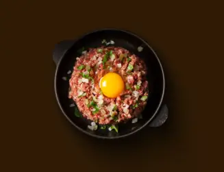 Тартар из говядины с пармезаном