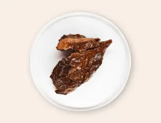 Голяшка из мраморной говядина в соусе спайси-барбекю