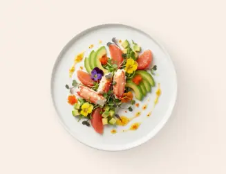 Салат с крабом, авокадо и грейпфрутом