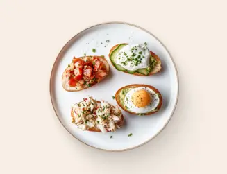 Брускетты с крабом