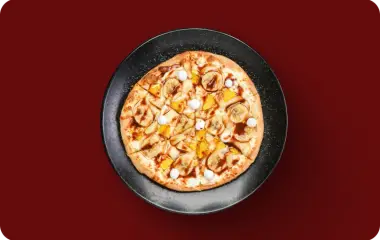 Пицца с моцареллой и томатами