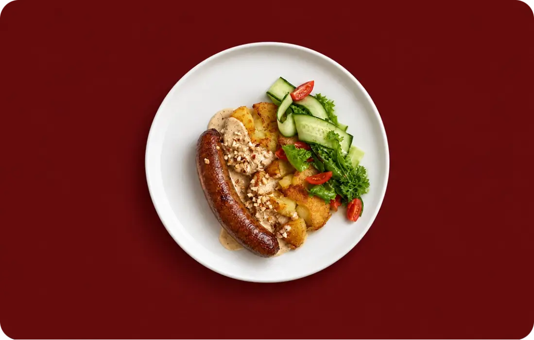 Картофельный крокет с колбаской и сливочно-перечным соусом